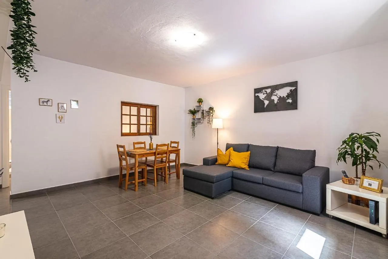 Acogedor Apartamento En La Listada Cercano A La Playa By Alterhome 0*,  Spain