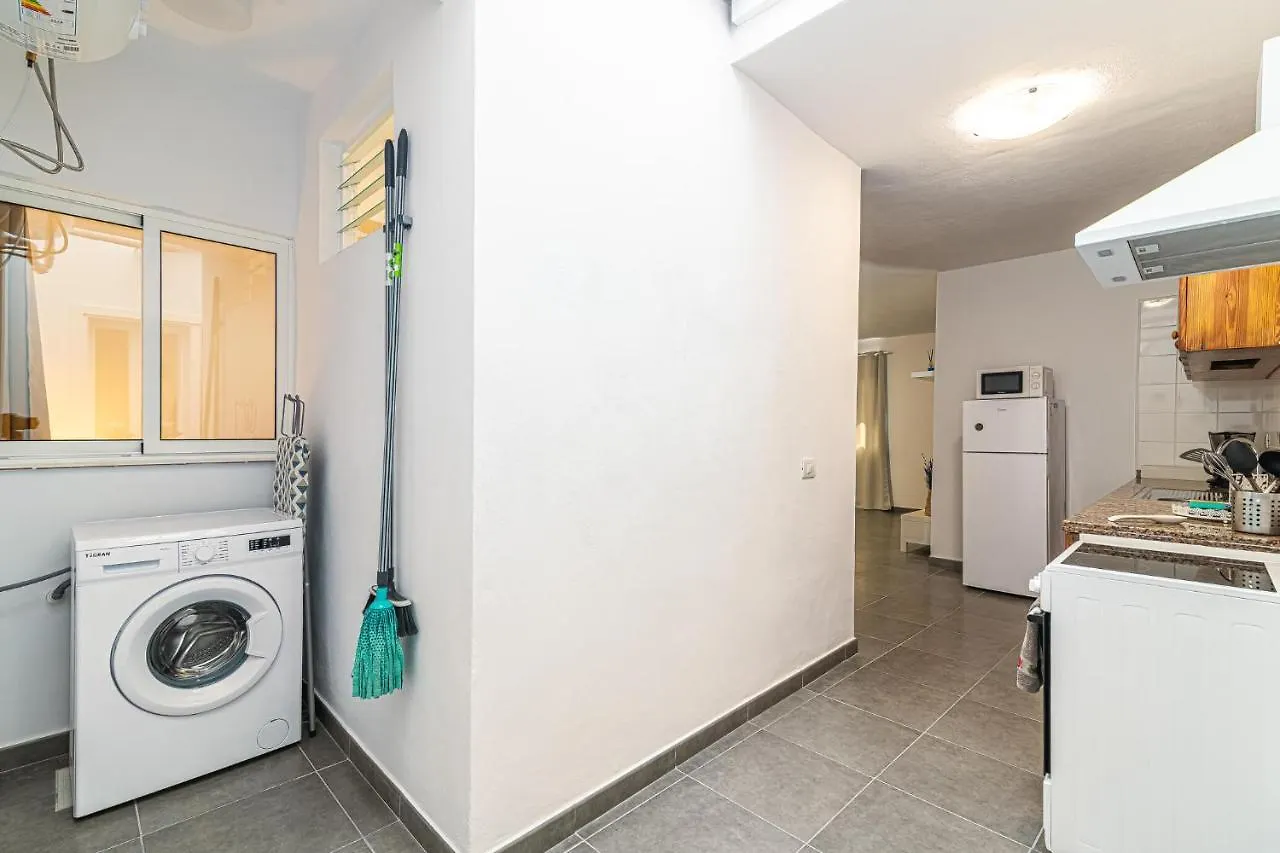 Apartment Acogedor Apartamento En La Listada Cercano A La Playa By Alterhome Spain